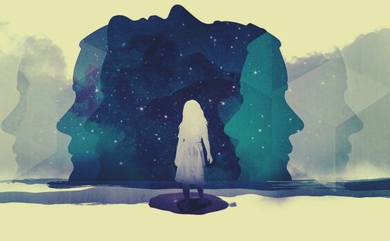 niña ante dos rostros simbolizando cómo el inconsciente detecta las mentiras