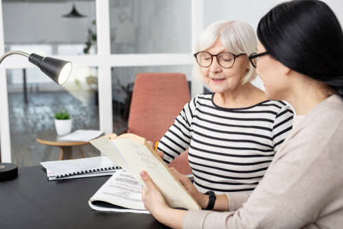 El bilingüismo ayuda a prevenir el Alzheimer
