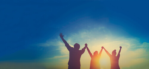 Personas entusiasmadas