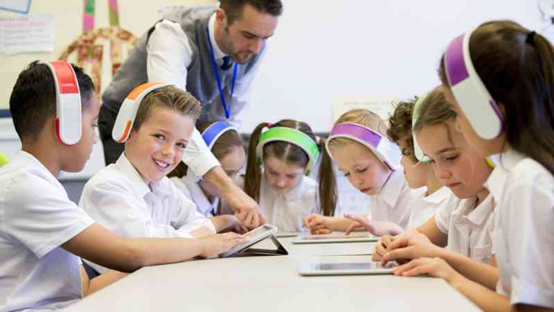 niños trabajando las Inteligencias múltiples en el aula