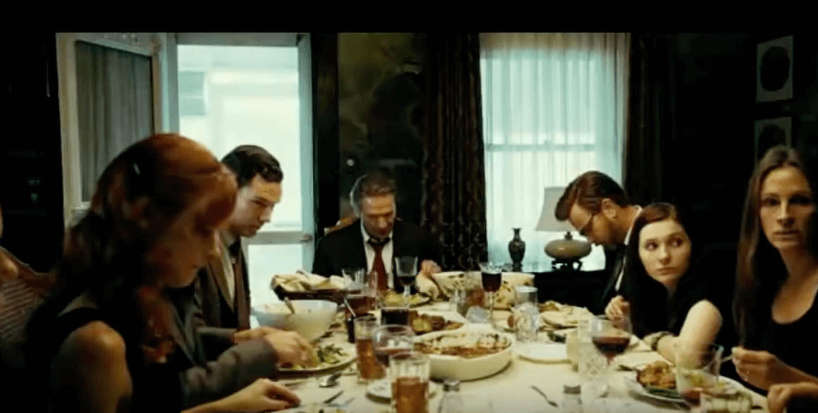 Familia comiendo