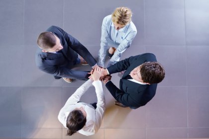 ¿Qué es la confianza social?