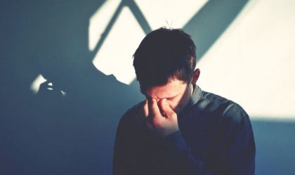 10 hábitos mentales que hacen la vida más difícil