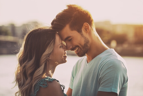 Couple face à face