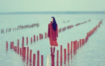 La relación entre el aislamiento y el victimismo