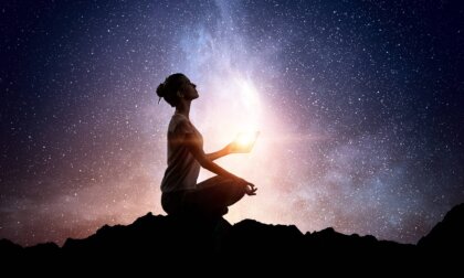 La conexión entre la física cuántica y la espiritualidad según el Dalai Lama