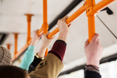 Personas en el autobús