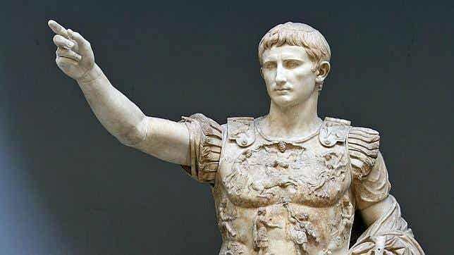 Estatua del emperador romano Cesar Augusto 