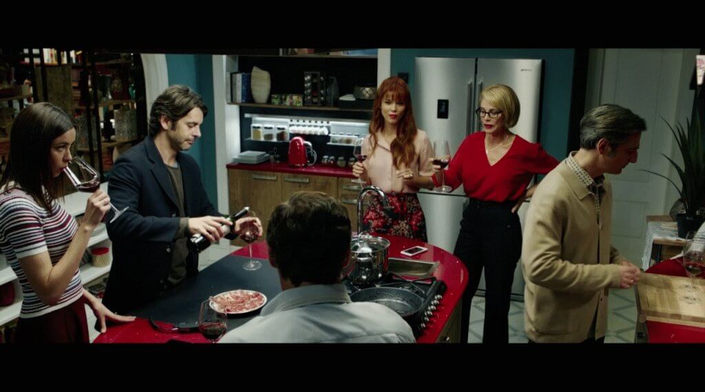 Personas cenando