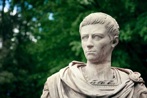 Calígula: biografía del emperador romano con personalidad psicopática