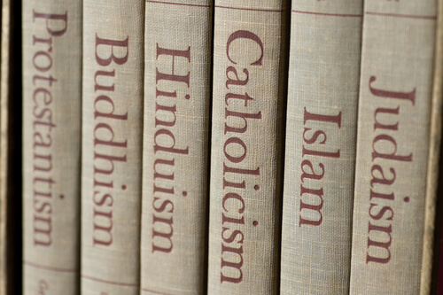 Libros de diferentes religiones
