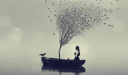 Mujer en barco simbolizando cuando caemos de nuevo en la depresión