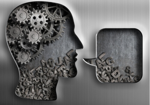 Perfil de un rostro hablando