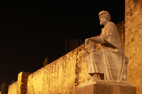 Estatua de Averroes