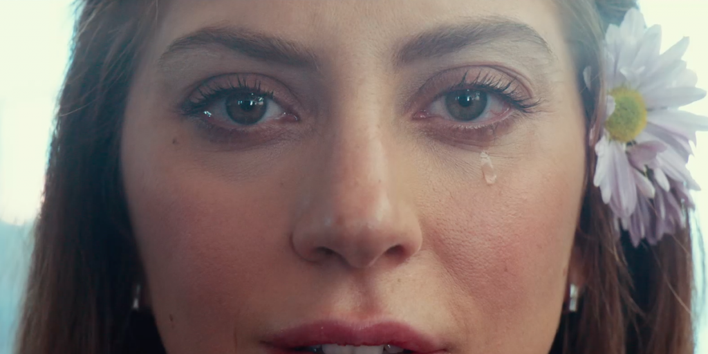 Ally llorando