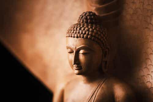 Buddha-figur for å representere en buddhistisk historie
