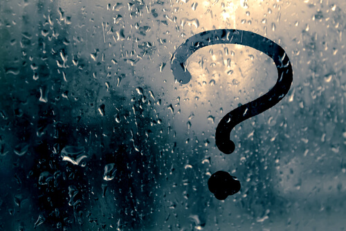 Cristal con interrogación