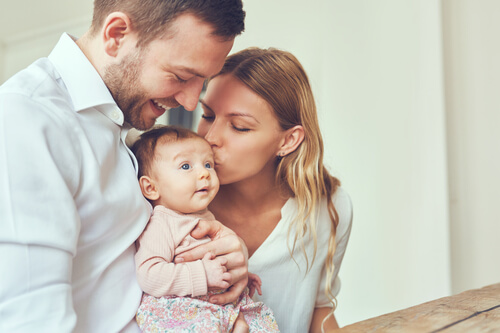 ¿Cómo afecta el apego adulto en la crianza de los hijos?
