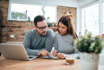 Dinero y pareja, una combinación de cuidado
