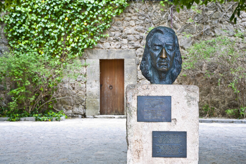 Escultura del rostro de Chopin