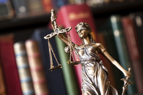 Estatua de justicia