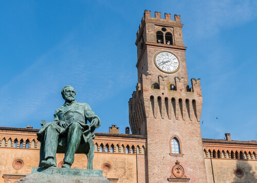 Estatua de Verdi