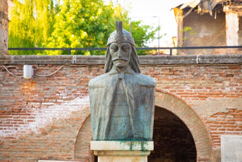 Estatua de Vlad Tepes