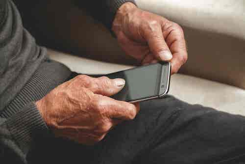 Enfermedad de Alzheimer y aplicaciones móviles: ¿cómo se relacionan?