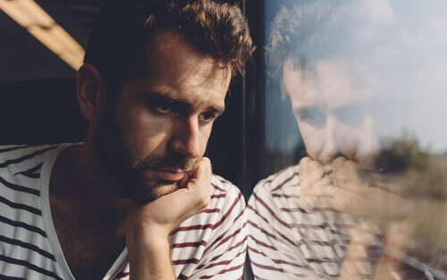 homme inquiet