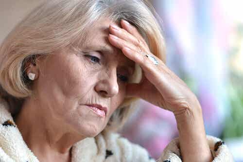 Mujer mayor con depresión