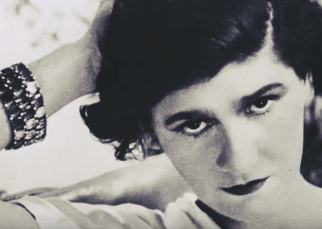 Delgado Matón botella Coco Chanel, biografía de un ícono de la elegancia - La Mente es Maravillosa