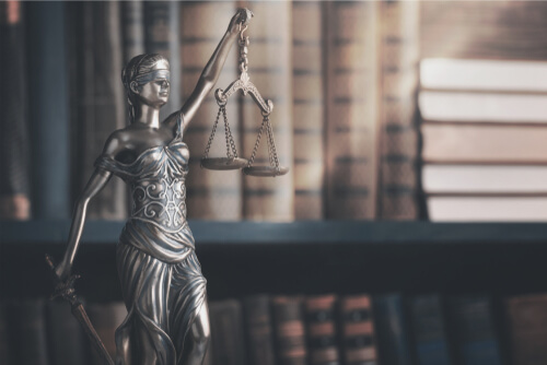 Estatua de la justicia y la libertad