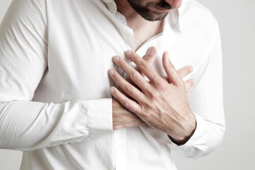 Hombre con cardiofobia