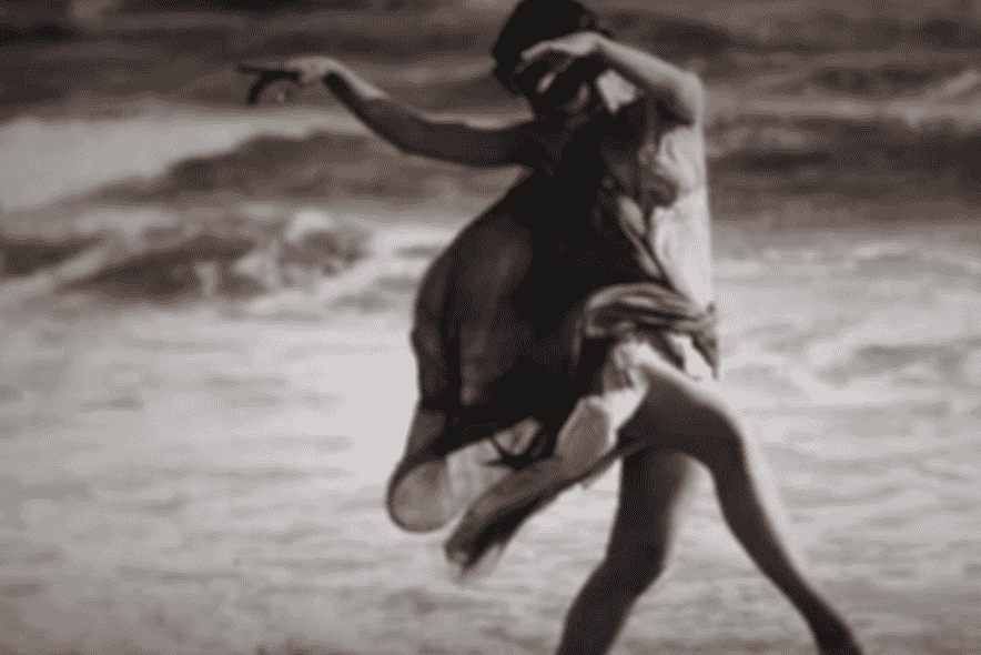 Isadora Duncan bailando