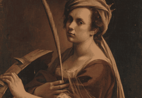 Mujer con una pluma en la mano