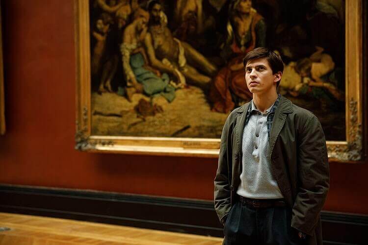 Hombre reflexionando