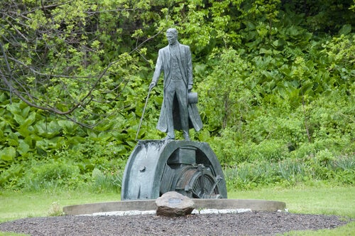 Monumento a Nikola Tesla