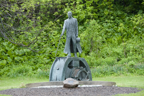 Monumento a Nikola Tesla