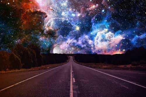 Carretera hacia el espacio representando la magia de las coincidencias