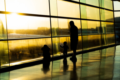 Familia aeropuerto