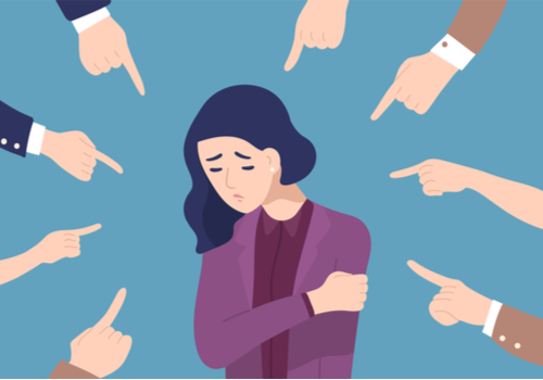 Mujer sintiéndose mal