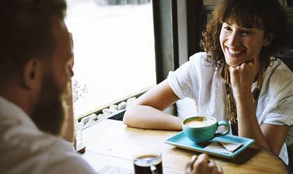Las conversaciones interesantes potencian el bienestar