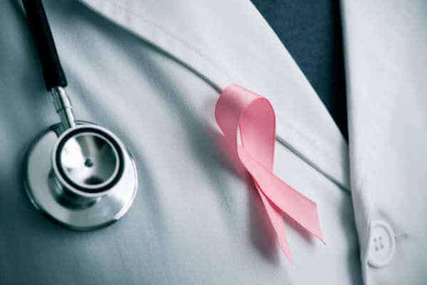Lazo rosa representando la lucha contra el cáncer 