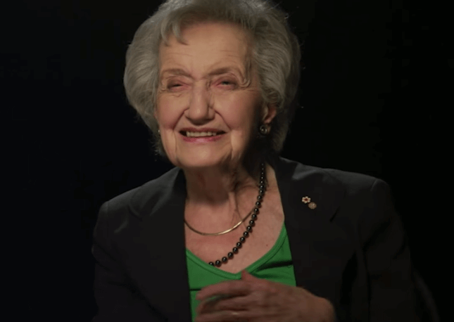 Brenda Milner sonriendo
