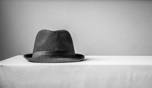 El caso del Doctor P, el hombre que confundió a su mujer con un sombrero