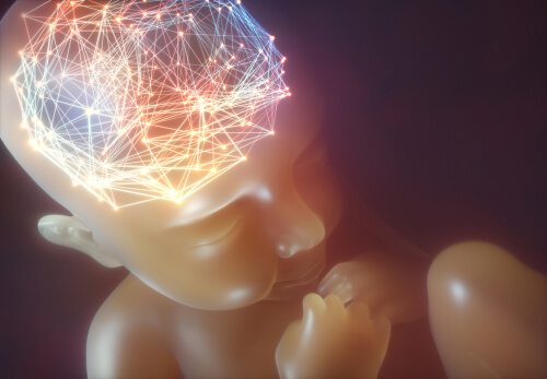 Mente iluminada de un bebé