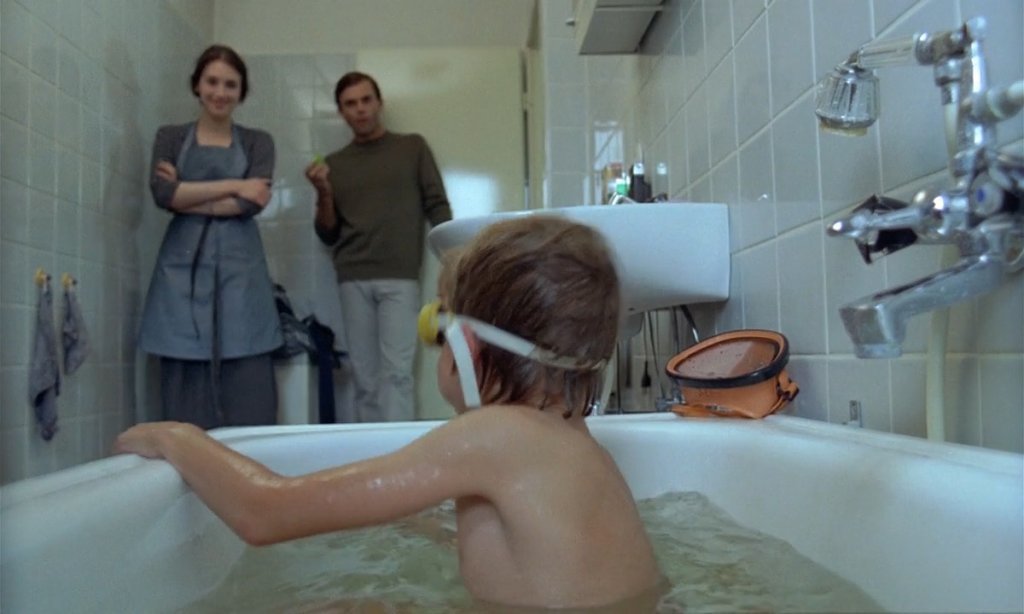 Niño en la bañera
