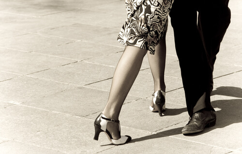 Pareja bailando tango