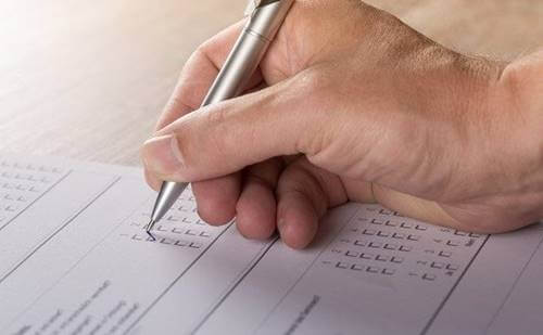 Person doing the SPIN test