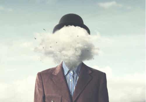 Hombre con nube en la cabeza